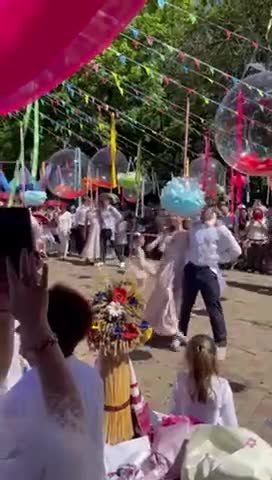 Останній дзвоник — момент 1